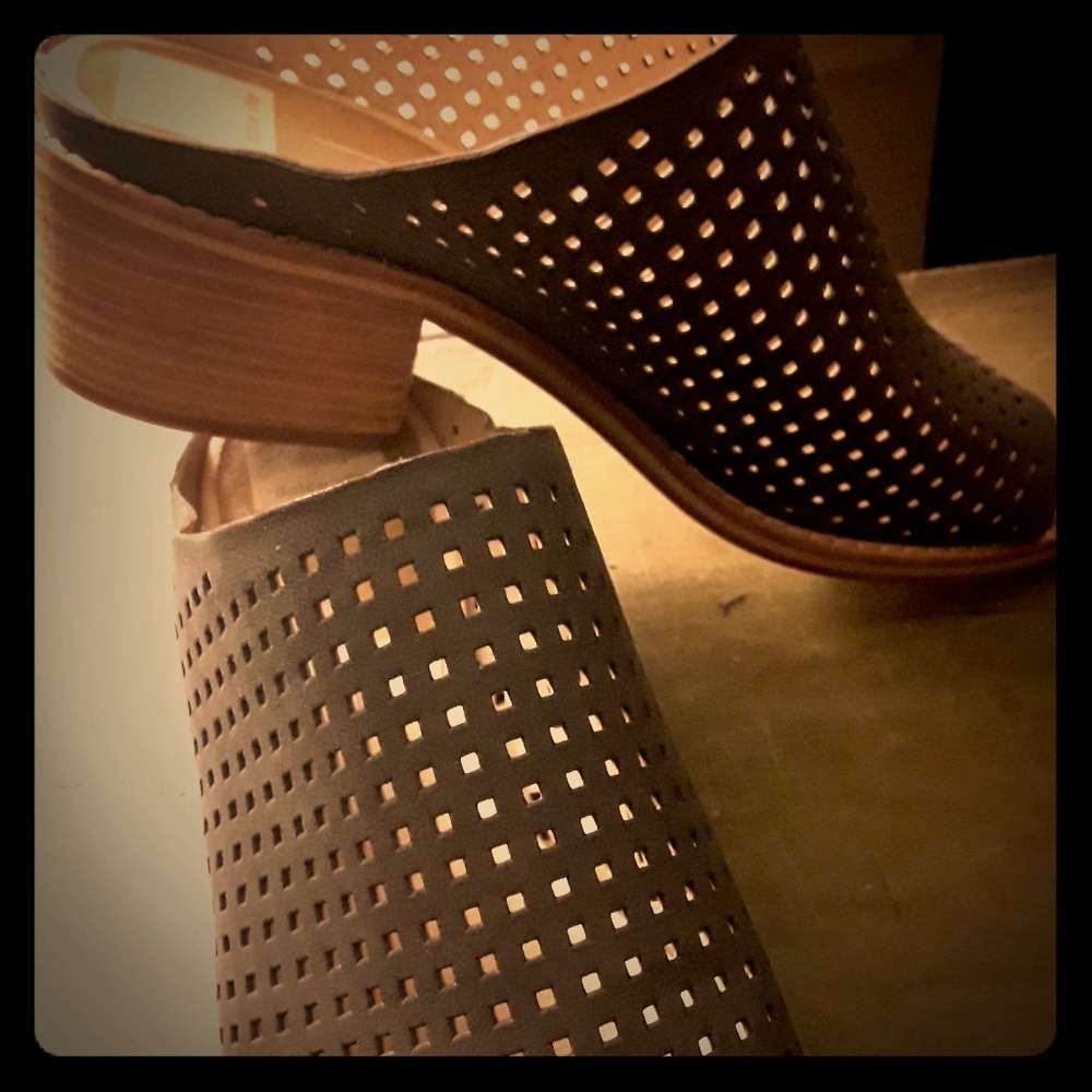 Dolce Vita Clogs; Casual Heel